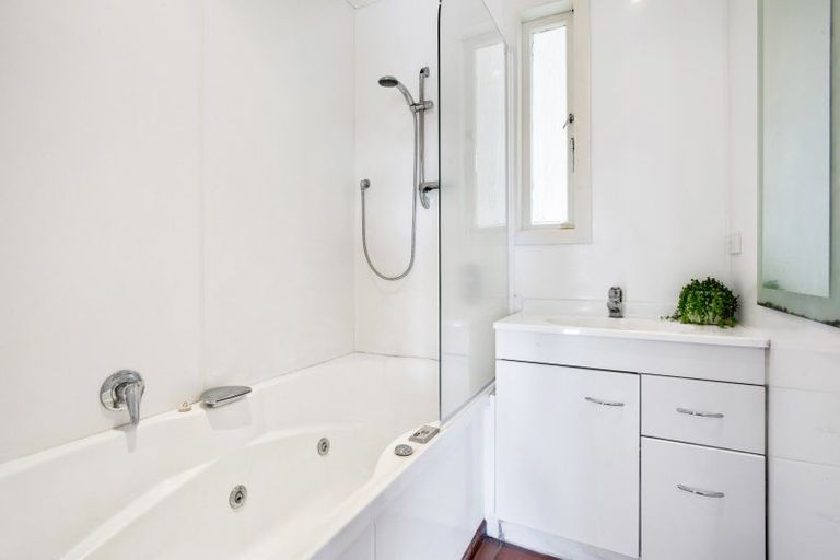 Photo of property in 21 Dunlop Road, Te Puke, 3119