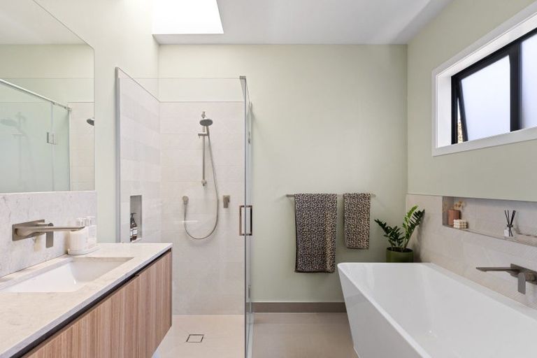 Photo of property in 51 Grant Road, Whataupoko, Gisborne, 4010