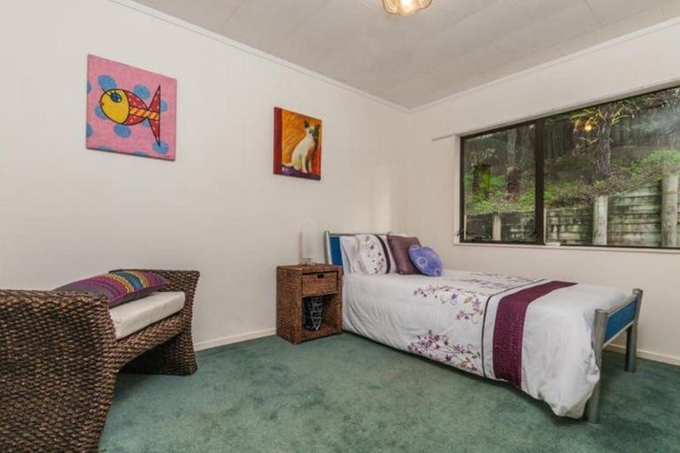 Photo of property in 2/21 Walnut Lane, Browns Bay, Auckland, 0630