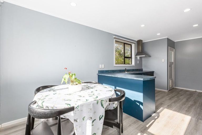 Photo of property in 1a Stephen Street, Tawa, Wellington, 5028