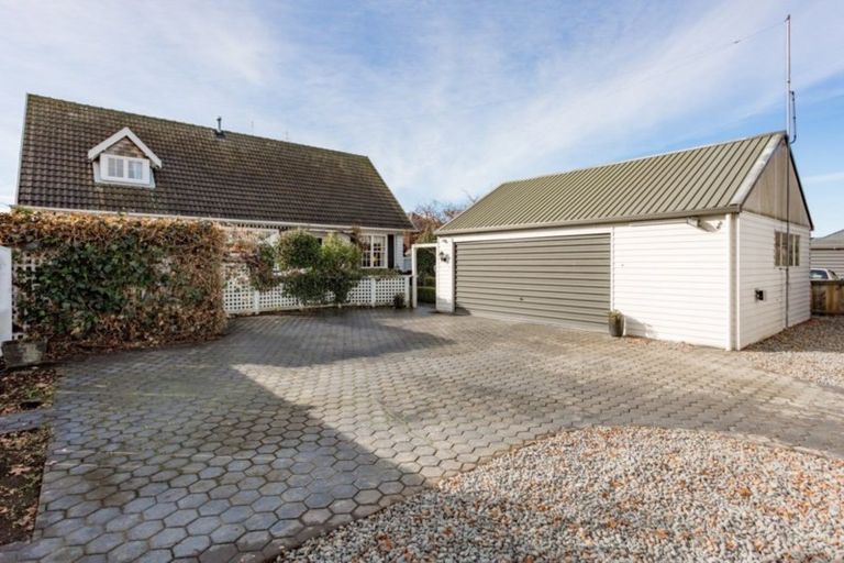 Photo of property in 1/414 Memorial Avenue, Burnside, Christchurch, 8053