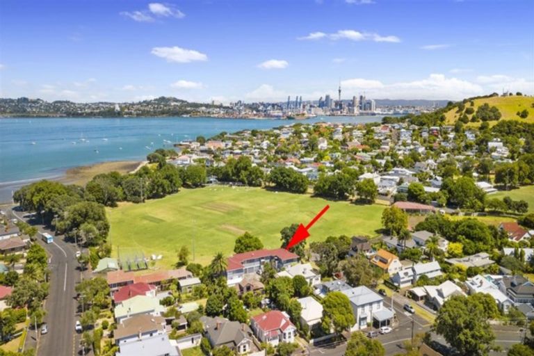 Photo of property in 2/7 Eton Avenue, Devonport, Auckland, 0624