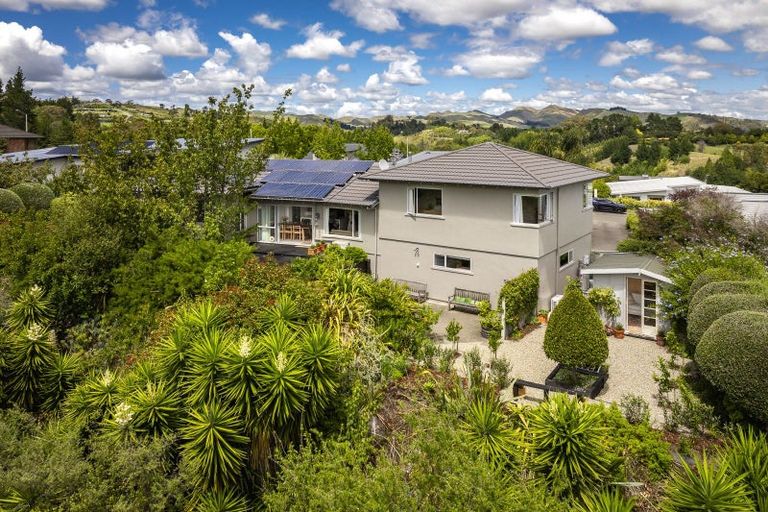Photo of property in 46 Hikanui Drive, Havelock North, 4130