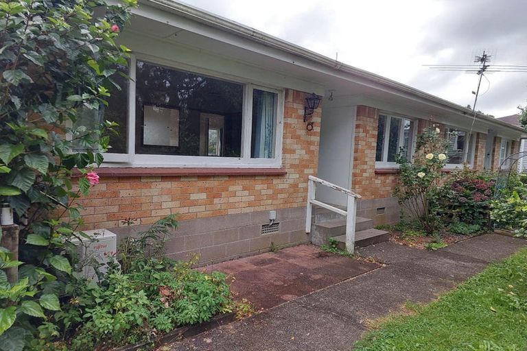 Photo of property in 2/19 Russell Road, Manurewa, Auckland, 2102