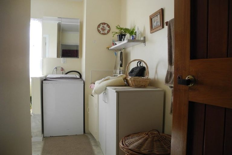 Photo of property in 8 Moorhouse Street, Waimate, 7924