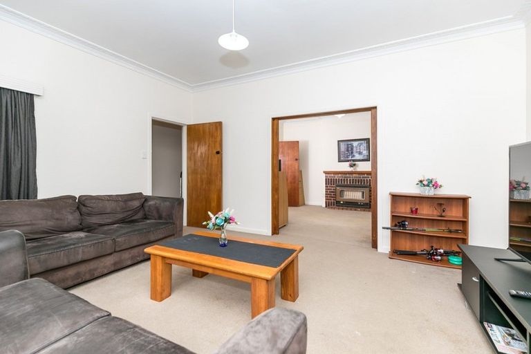 Photo of property in 17 Carey Street, Maeroa, Hamilton, 3200
