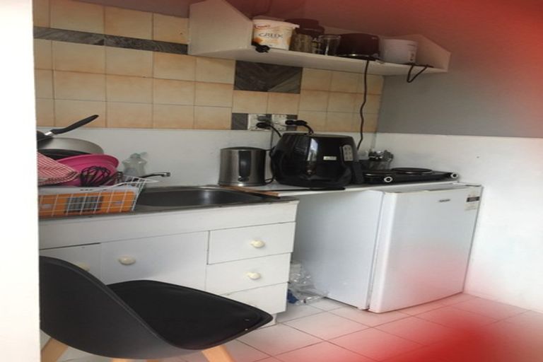 Photo of property in 10 Ewhurst Place, Goodwood Heights, Auckland, 2105