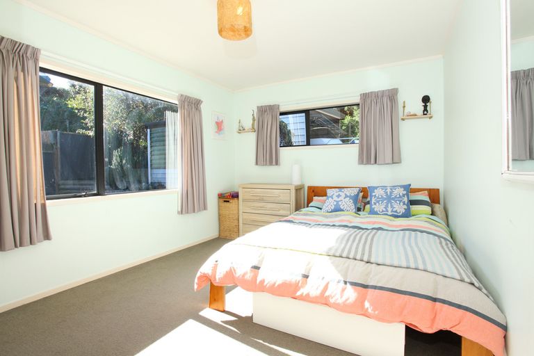 Photo of property in 11 East Street, Raglan, 3225