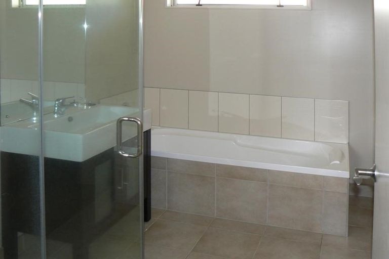 Photo of property in 12 Lomas Way, Albany, Auckland, 0632