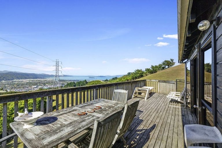 Photo of property in 95 Sweetacres Drive, Belmont, Lower Hutt, 5010