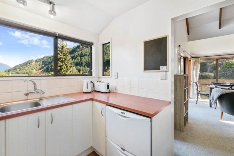 Photo of property in 25d Williams Street, Sunshine Bay, Queenstown, 9300