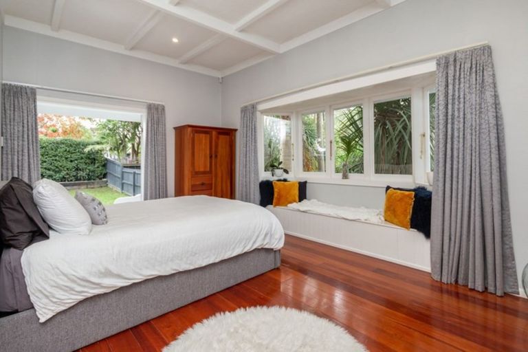 Photo of property in 1012 Great North Road, Point Chevalier, Auckland, 1022