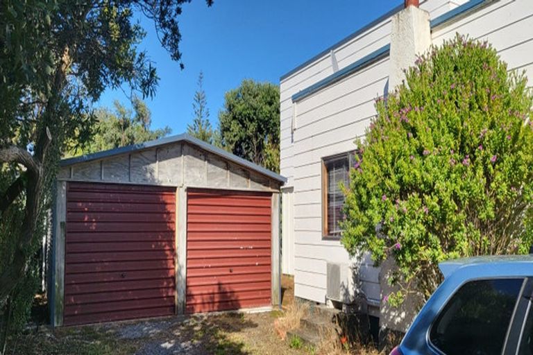 Photo of property in 5 Atkinson Avenue, Otaki Beach, Otaki, 5512