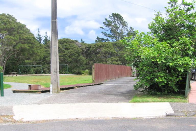 Photo of property in 16 Nicolas Avenue, Glen Eden, Auckland, 0602