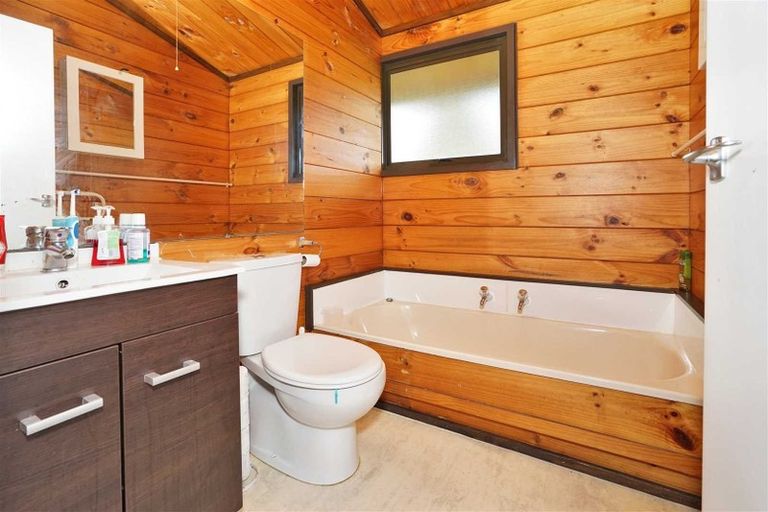 Photo of property in 55 Berkley Avenue, Hillcrest, Hamilton, 3216