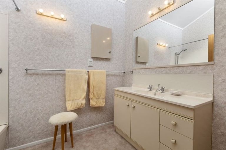 Photo of property in 17a Seaview Road, Otumoetai, Tauranga, 3110