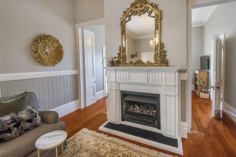 Photo of property in 15 Jubilee Avenue, Devonport, Auckland, 0624