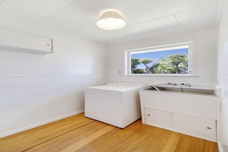 Photo of property in 14 Robert Allan Way, Pakuranga Heights, Auckland, 2010
