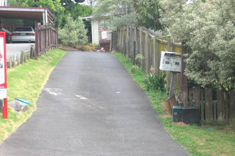 Photo of property in 1/9 Glastron Place, Bayview, Auckland, 0629