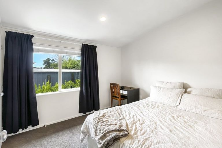 Photo of property in 7b/20 Ian Marwick Place, Birkenhead, Auckland, 0626