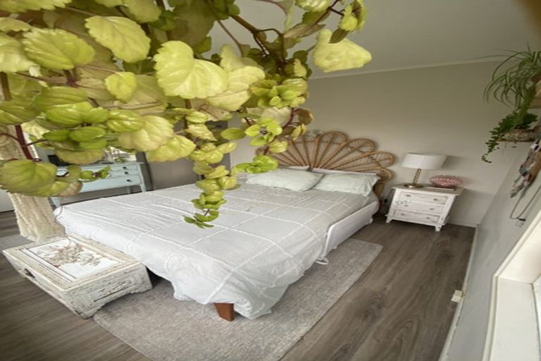 Photo of property in 10a Hatton Road, Orewa, 0931