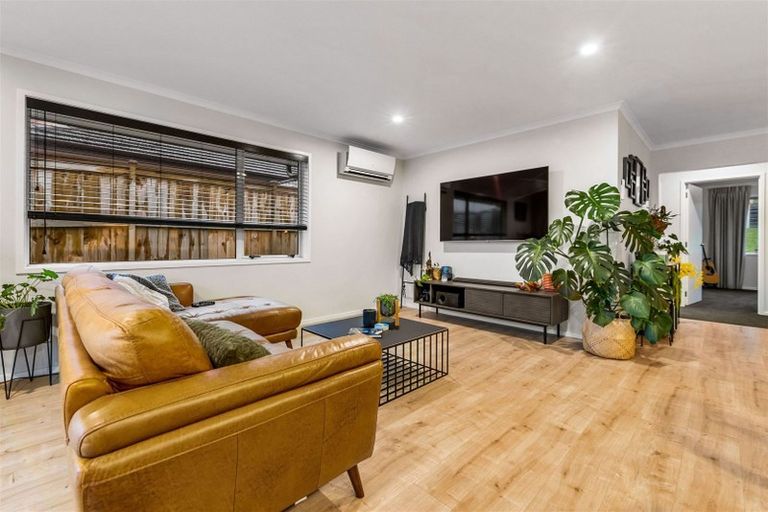 Photo of property in 10 Jeroboam Loop, Kumeu, 0810