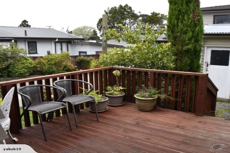 Photo of property in 100 Archibald Road, Kelston, Auckland, 0602