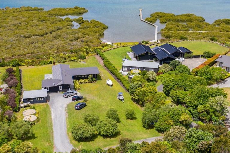 Photo of property in 70 Molesworth Drive, Mangawhai, 0505