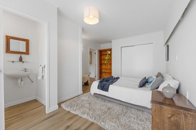 Photo of property in 37 Herekawe Drive, Spotswood, New Plymouth, 4310