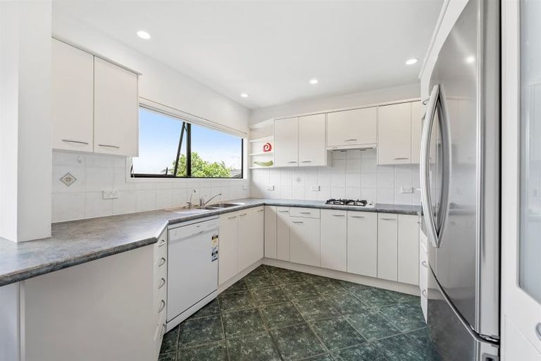 Photo of property in 1/10 Channel View Road, Campbells Bay, Auckland, 0630