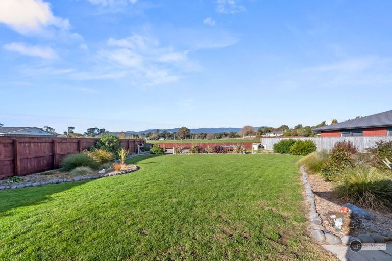Photo of property in 11 Te Wiremu Lane, Otaki, 5512