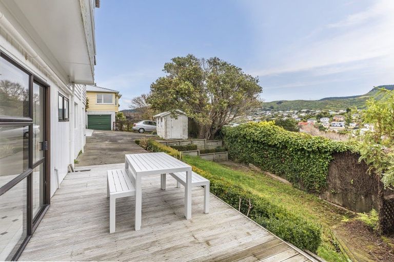 Photo of property in 19a Tawa Terrace, Tawa, Wellington, 5028