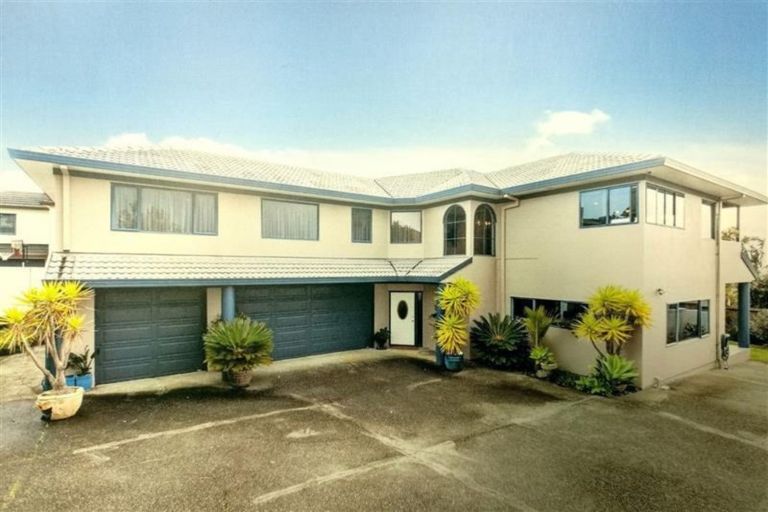 Photo of property in 32 Westerham Drive, Dannemora, Auckland, 2016
