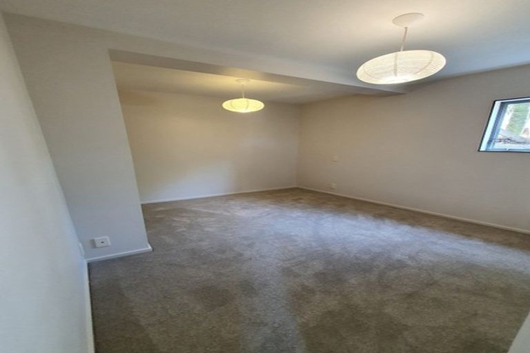 Photo of property in 70a Seaview Road, Castor Bay, Auckland, 0620