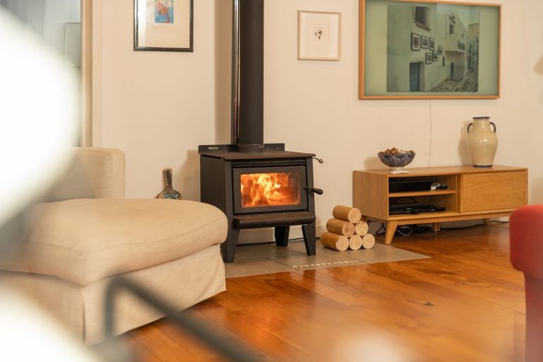 Photo of property in 23 Rangihiroa Street, Waikanae Beach, Waikanae, 5036