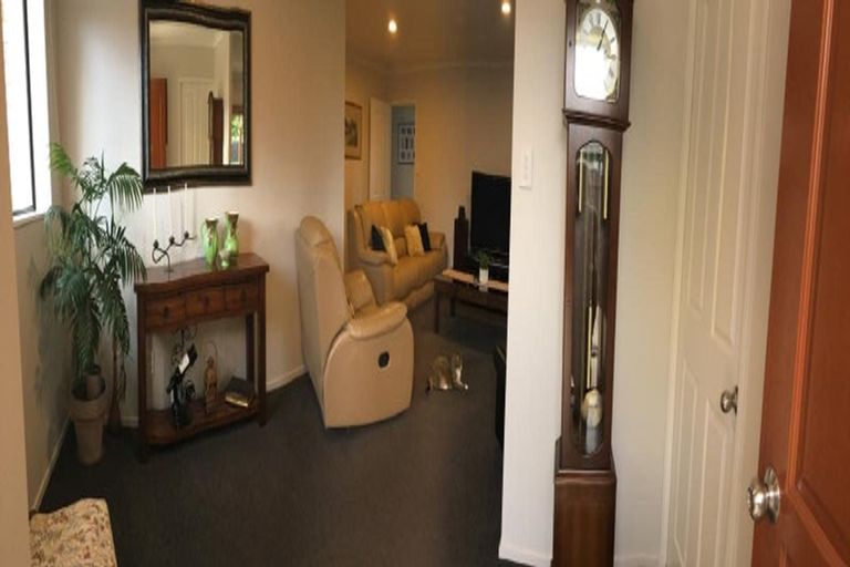 Photo of property in 32 Magnolia Drive, Waiuku, 2123