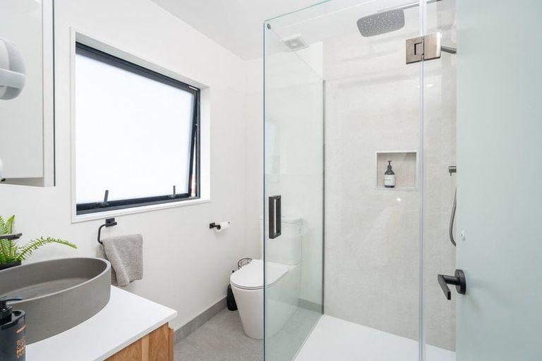 Photo of property in 39 Bowes Crescent, Strathmore Park, Wellington, 6022