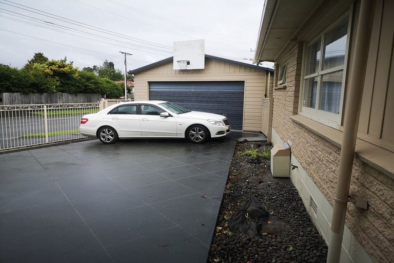 Photo of property in 2 Carrington Avenue, Hillcrest, Hamilton, 3216