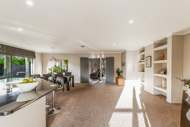 Photo of property in 87 Te Wharau Drive, Greenhithe, Auckland, 0632