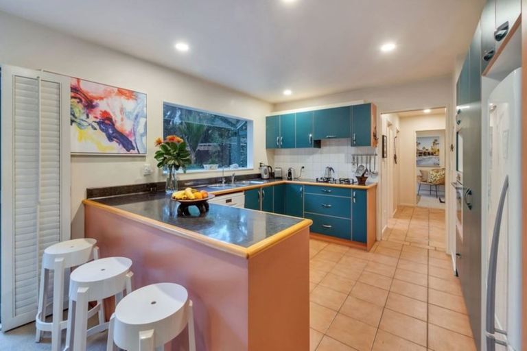 Photo of property in 12 Waipuia Place, Greenhithe, Auckland, 0632