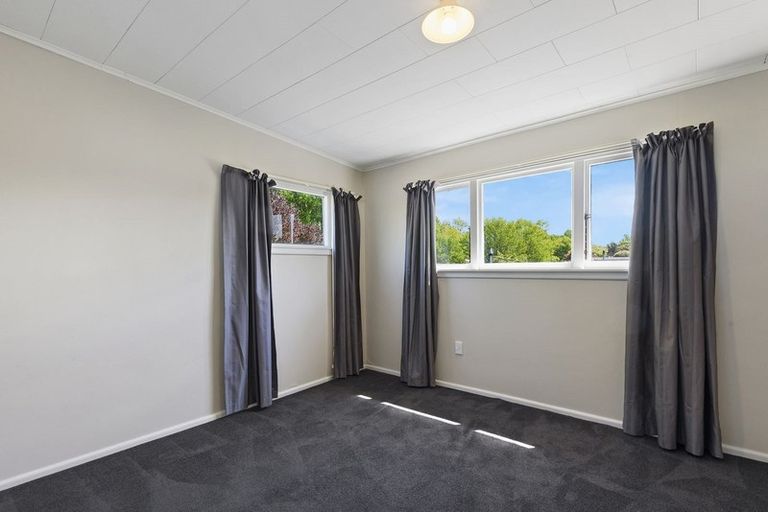 Photo of property in 70 Woodbury Street, Russley, Christchurch, 8042