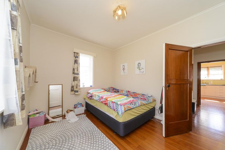 Photo of property in 121 Savage Crescent, West End, Palmerston North, 4412