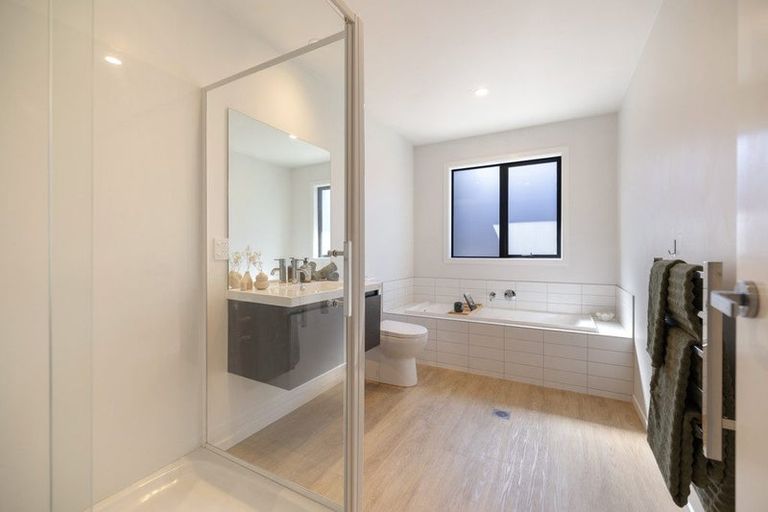 Photo of property in 52 Jack Hanley Drive, Jacks Point, Queenstown, 9371