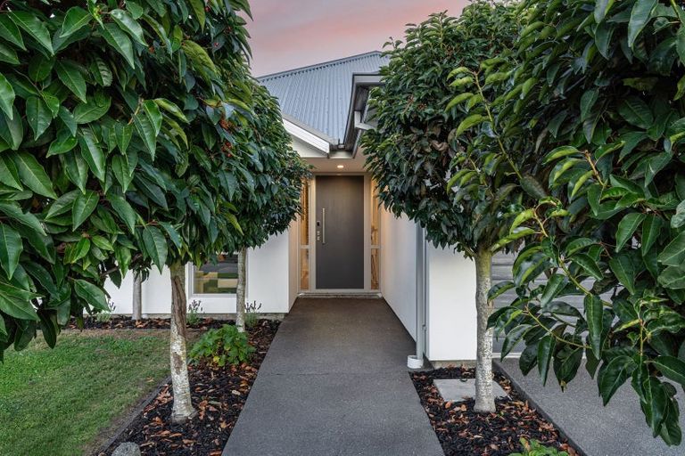 Photo of property in 11 Whitau Place, Marshland, Christchurch, 8083