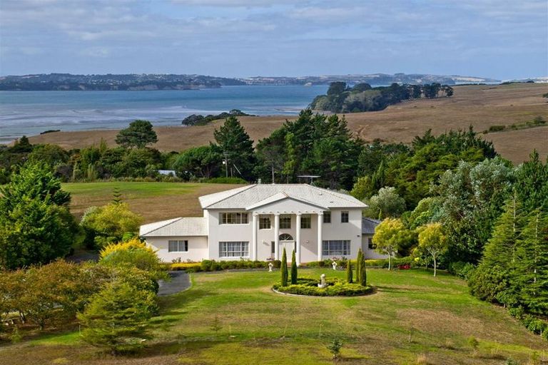 Photo of property in 64 Okura River Road, Okura, Albany, 0792