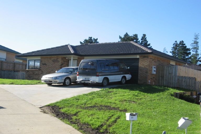 Photo of property in 18 Carn Place, Weymouth, Auckland, 2103