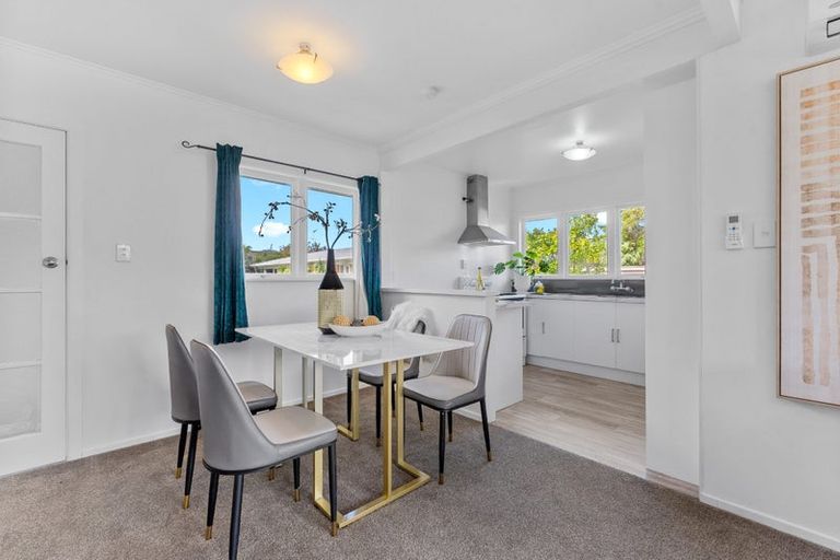 Photo of property in 2/24 Evelyn Place, Hillcrest, Auckland, 0627