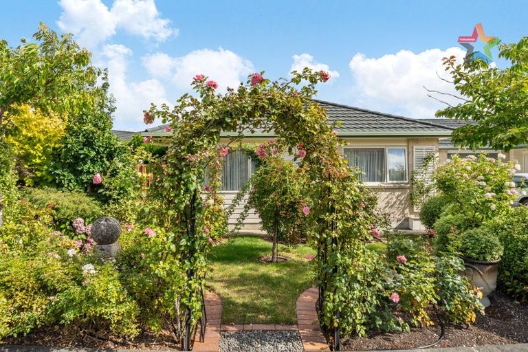 Photo of property in 44 Woodland Mews, Wainuiomata, Lower Hutt, 5014