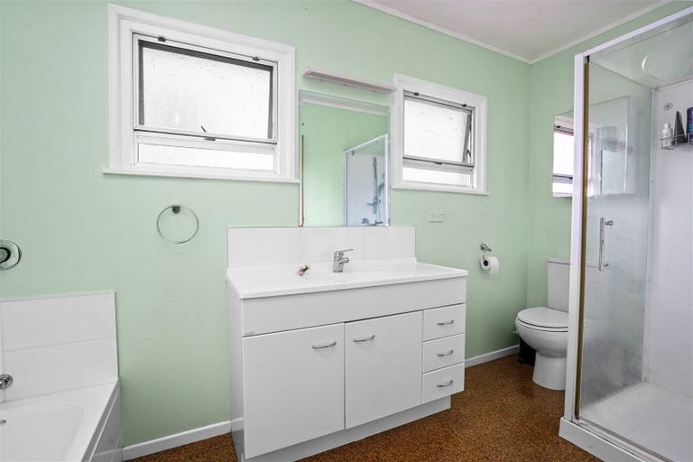 Photo of property in 22 Pataua Road North, Whareora, Whangarei, 0175