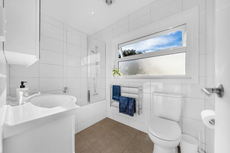 Photo of property in 107 Birkdale Road, Birkdale, Auckland, 0626
